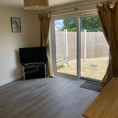 House Number 4 Sleeps Up To 4 With Smart Tvs In Every Room Wellington  Kültér fotó