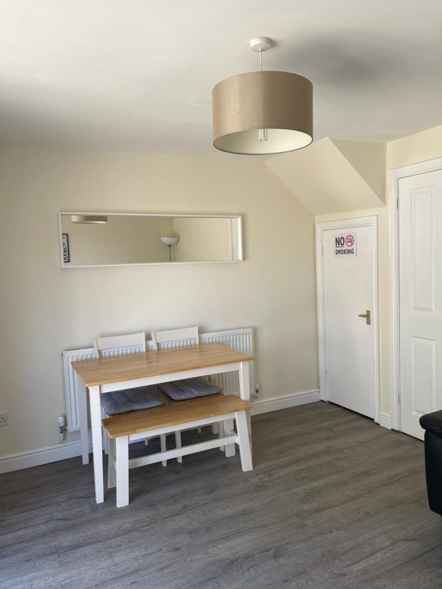 House Number 4 Sleeps Up To 4 With Smart Tvs In Every Room Wellington  Kültér fotó