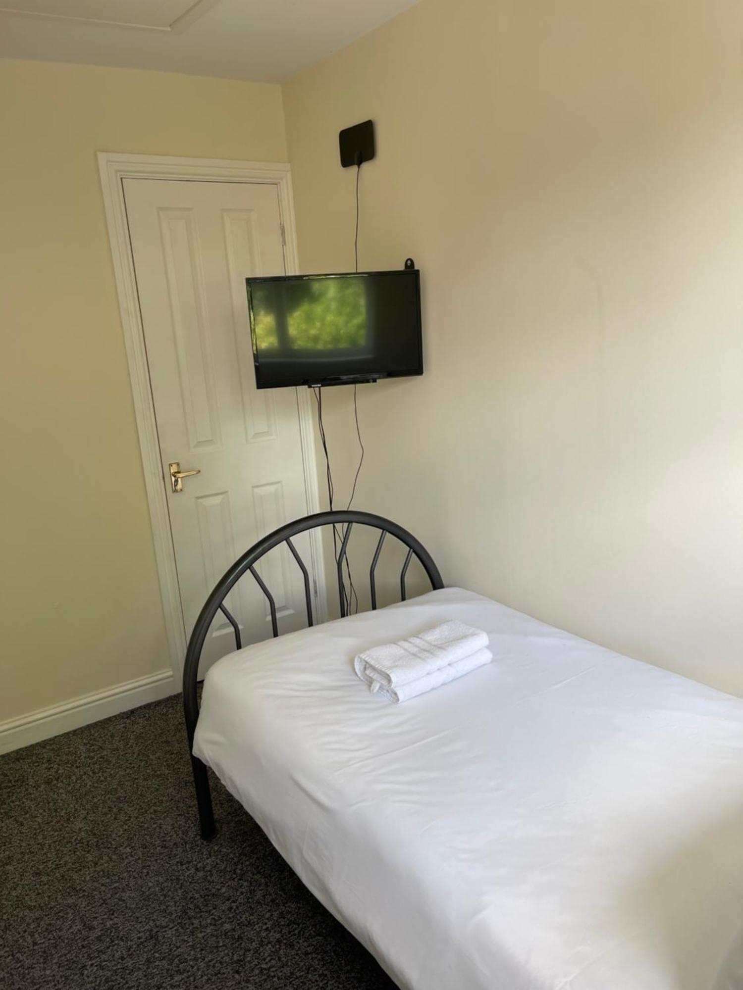 House Number 4 Sleeps Up To 4 With Smart Tvs In Every Room Wellington  Kültér fotó