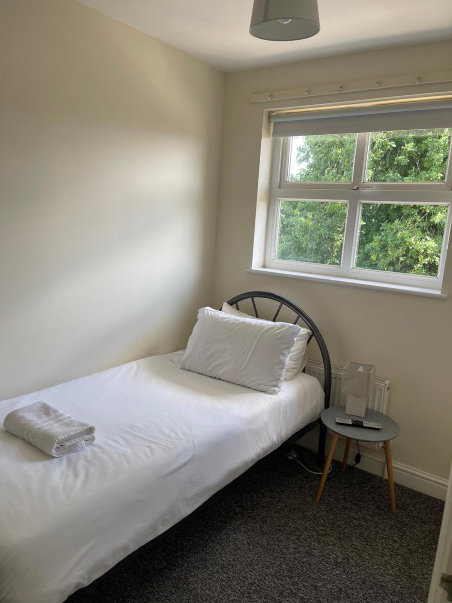 House Number 4 Sleeps Up To 4 With Smart Tvs In Every Room Wellington  Kültér fotó